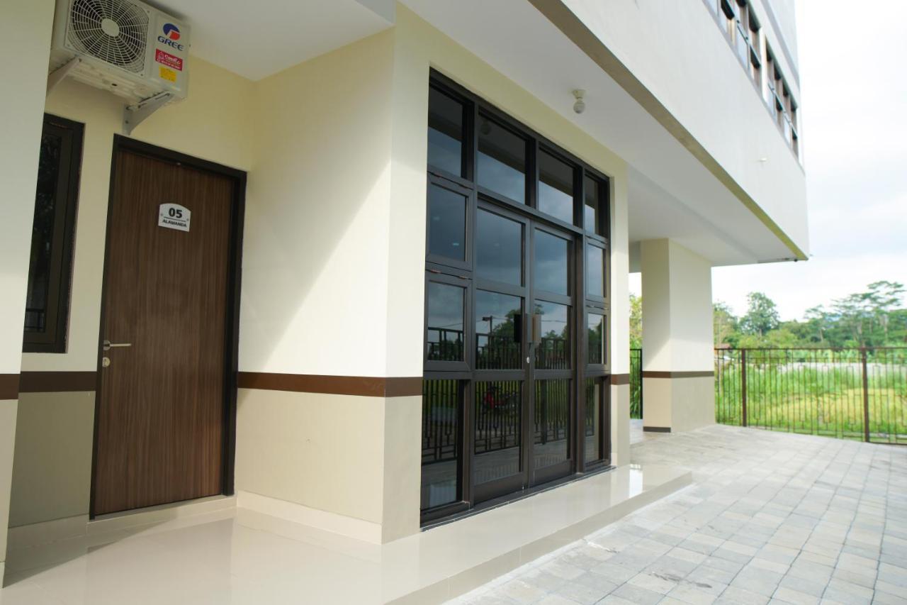 Kost Eksklusif Teduh Hostel Salakan Екстериор снимка